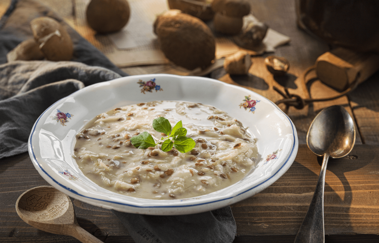 Recept → Šošovicová polievka s kyslou kapustou a hubami